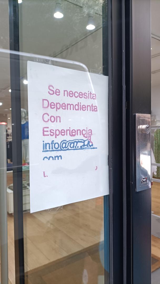 posunaj's tweet photo. Se necesita empresari@ con conocimientos de ortografía y gramática https://t.co/MkTvDsvtSU