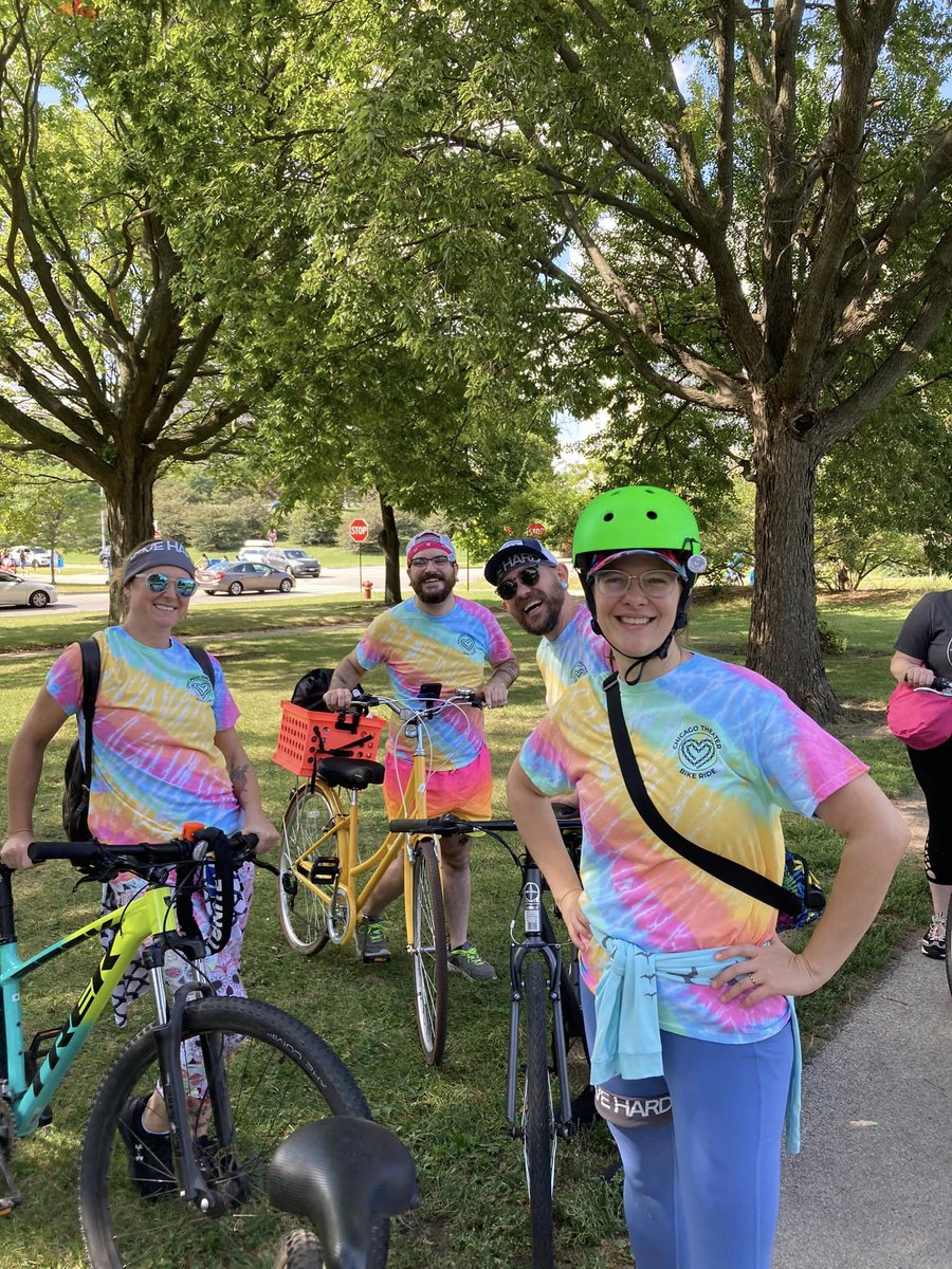 LoveHardChi's tweet photo. Thanks to all the lovely theater people who joined us at the lakefront on Saturday for a beautiful day. Great to see old friends and new faces and to remember those who left us too soon. #lovehard2023 https://t.co/LkIFC1GrVq