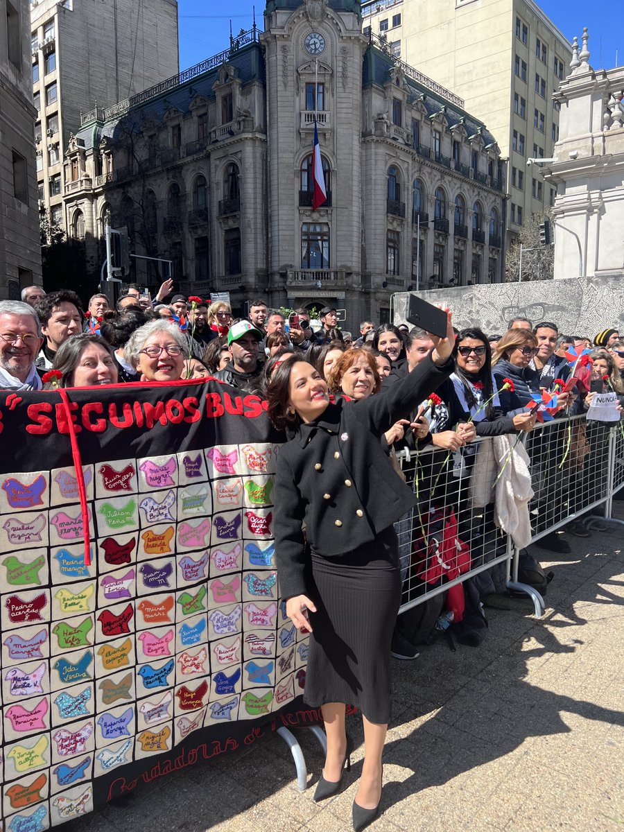 clauarredondom's tweet image. Mi hija recibiendo el cariño de la gente!!!