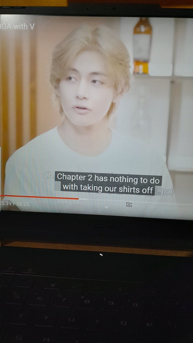 JadeSparkle5's tweet photo. Taehyung really said chapter 2 is not about Taking our shirt off🤣🤣
#BTSV #Suchwita #TAEHYUNG_Layover #KimTaehyung #MinYoongi #suchwitaWithSUGA #btsyoongi https://t.co/S4UFJrPFTC