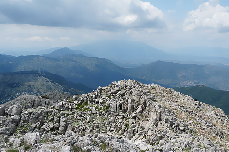 SACRA members <a href="/JasonKonig1/">Jason König</a> and Dr Dawn Hollis
<a href="/HistoriansDesk/">Dawn Hollis</a> have been busy scaling mountains in antiquity and exploring how their ancient representations relate to post-classical responses to mountains. Read more on our blog 👇
sacra.wp.st-andrews.ac.uk/news/