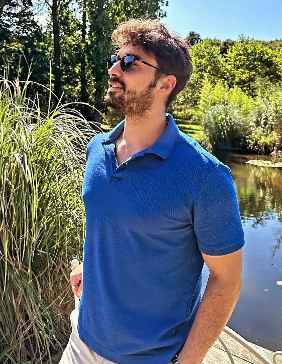 Rsilvasilvaa's tweet photo. As #Sihal doentes mentais dizendo que a #SılaTürkoğlu está em um relacionamento fake 
Gente se conformem que ela esta sentando no Alp e está feliz assim como o #HalilİbrhaimCeyhan também está comendo por aí 
Se conformem Rose Doente Bueno e cia a porta do hospicio é logo ali https://t.co/NPcKkeYDUa