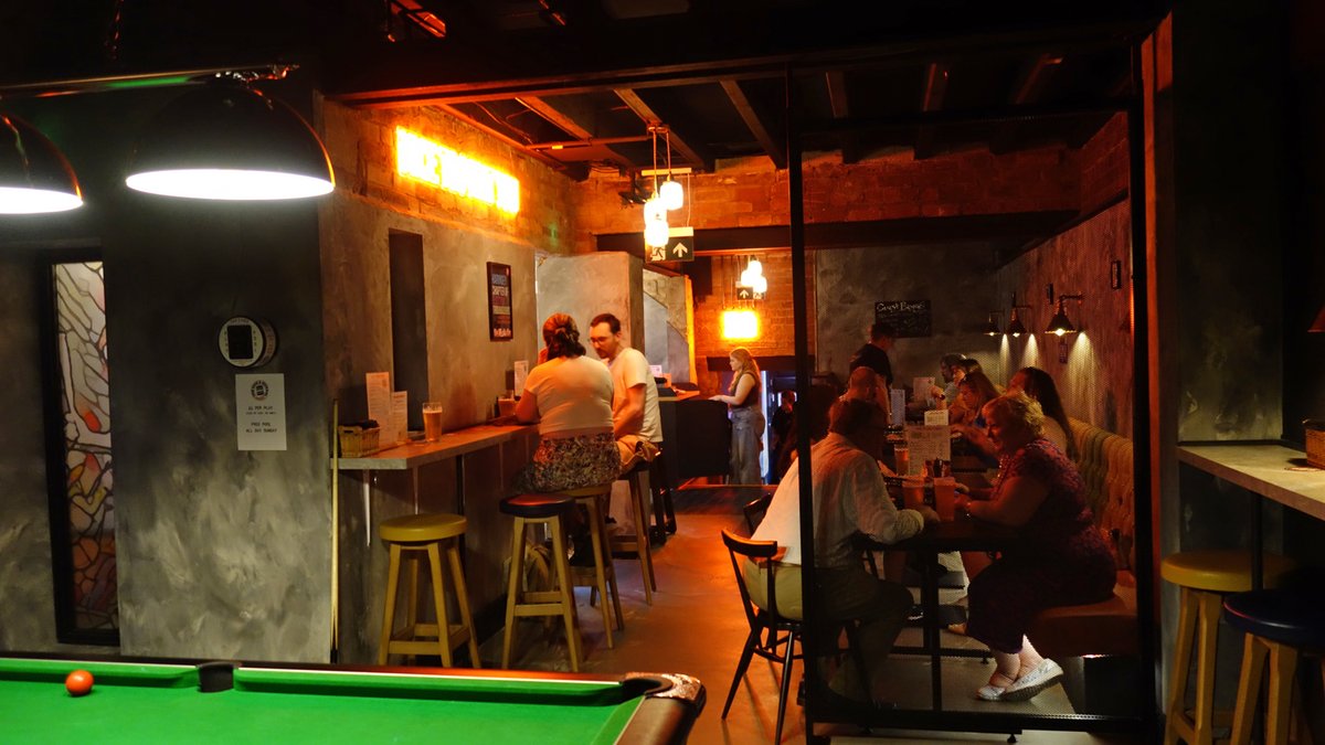 grapevinebrum's tweet photo. https://t.co/hg2VAKcN4N We had a fab time at the @atticbrewco 'Forward' launch party in the @TheBunAndBarrel Harborne last week. Cheers guys! https://t.co/m54bMdWzxO