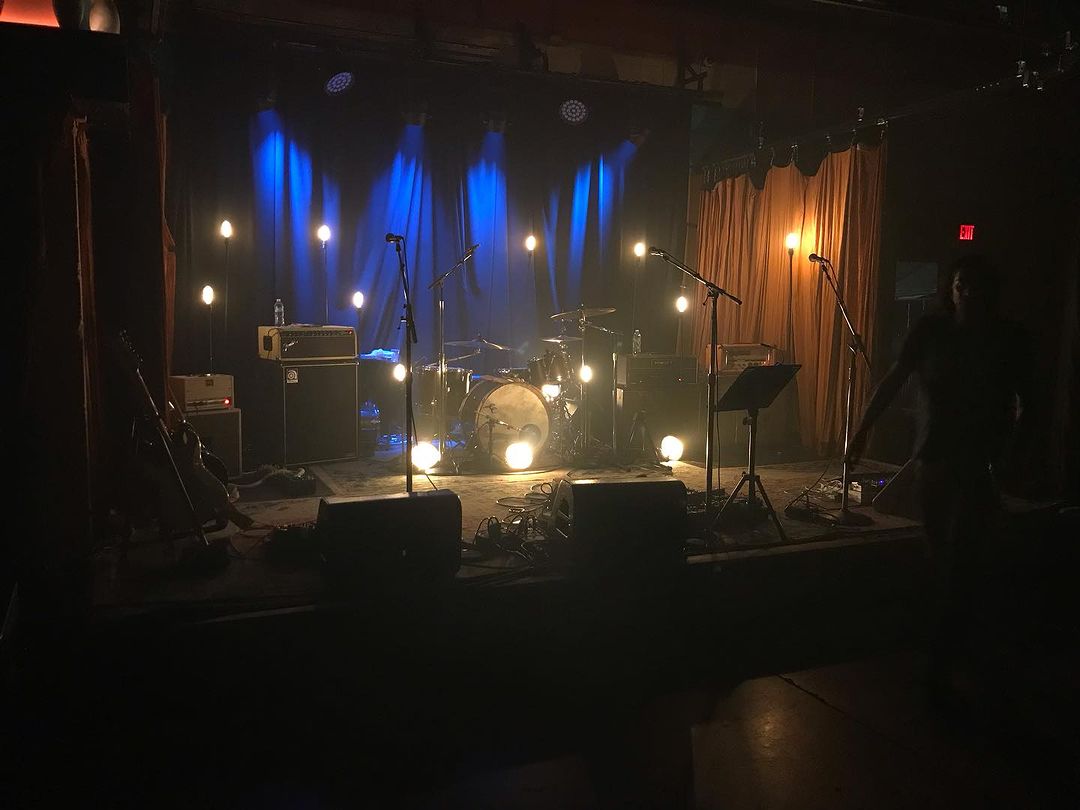 BrandNewArchive's tweet image. Some photos coming out from a supposed private "friends and family" show at Eastside Bowl in Nashville on Saturday night. 🧐