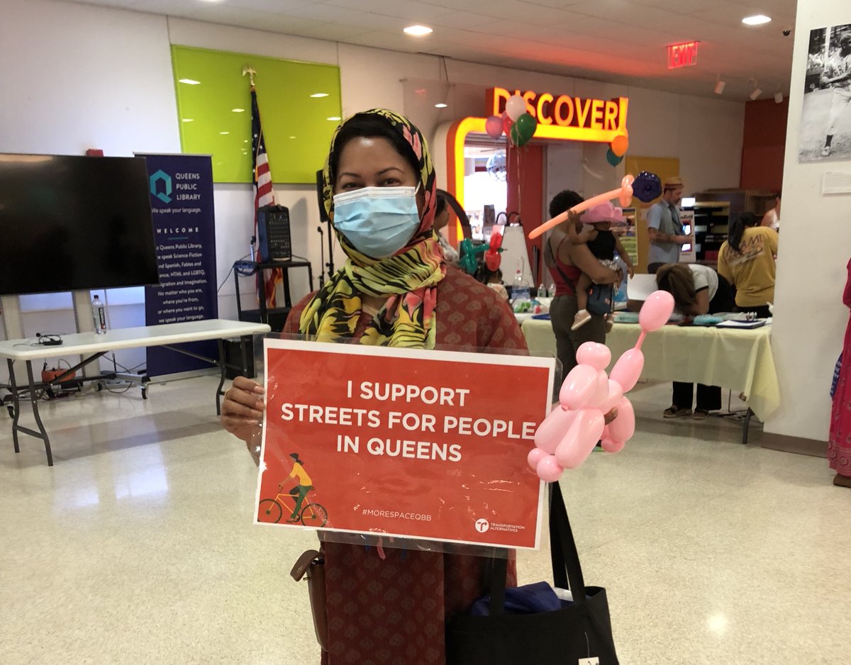 LAShepard221's tweet image. 🎉📚Great Discovery Day at the @QPLNYC in Jamaica this past weekend! We had a great time talking to families about making Queens streets better for walking, biking &amp;amp; public transit. Lots of enthusiastic conversations and smiling faces!🚲🎉