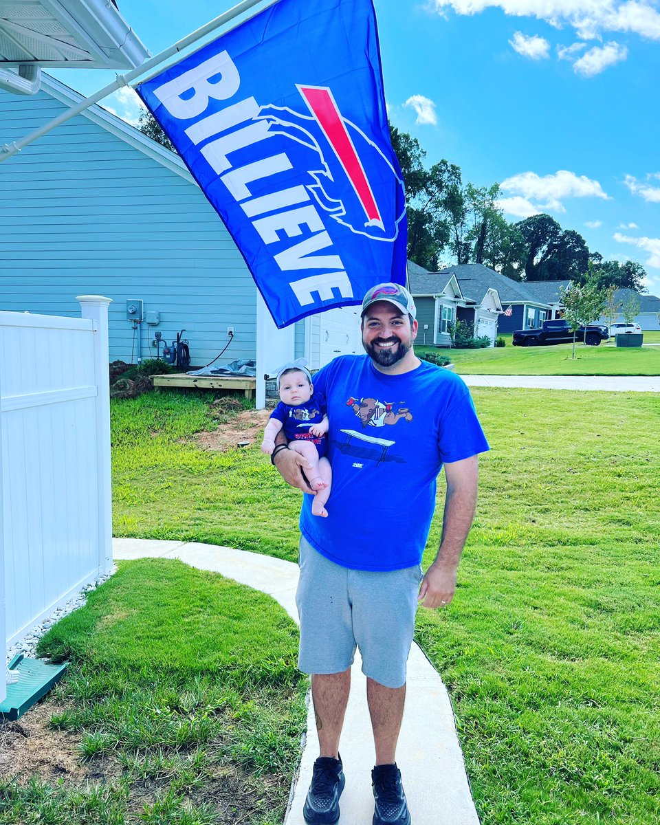 Miss Lennon &amp; I are ready for <a href="/NFL_MNF/">MondayNightFootball</a> <a href="/BuffaloBills/">Buffalo Bills</a> <a href="/JoshAllenQB/">Josh Allen</a> <a href="/stefondiggs/">stefon diggs</a> !!! #BillsMafia #LetsGoBuffalo