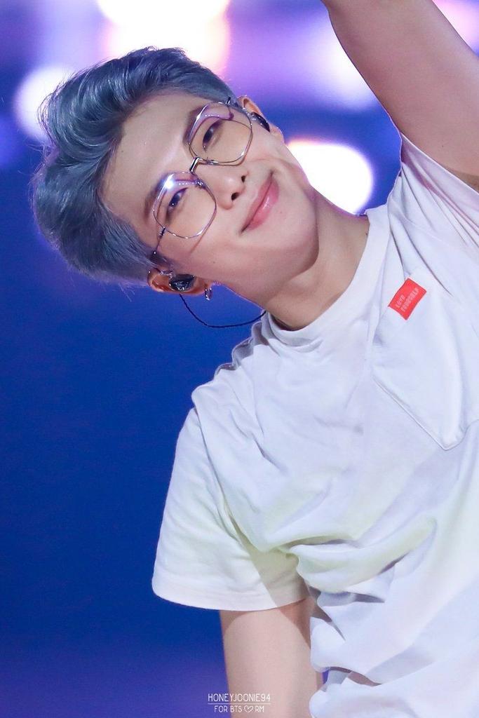 Mayaaxx8's tweet photo. HAPPY BIRTHDAY JOONIE๐๐
#DRAWRM
#HAPPYRMDAY
#HAPPYNAMJOONDAY
#HAPPYBIRTHDAYKIMNAMJOON
#OurFlowerFieldRM
#RMDay2023 https://t.co/NsJ2oOYoVm