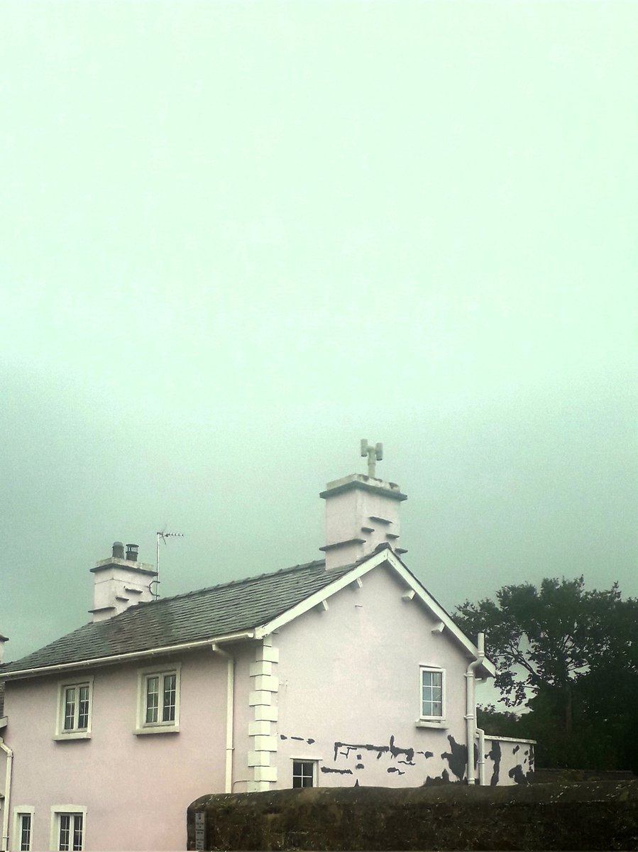LZellas's tweet photo. Abersoch, more or less deserted now.
#mondaymist https://t.co/IGwJCid7q2
