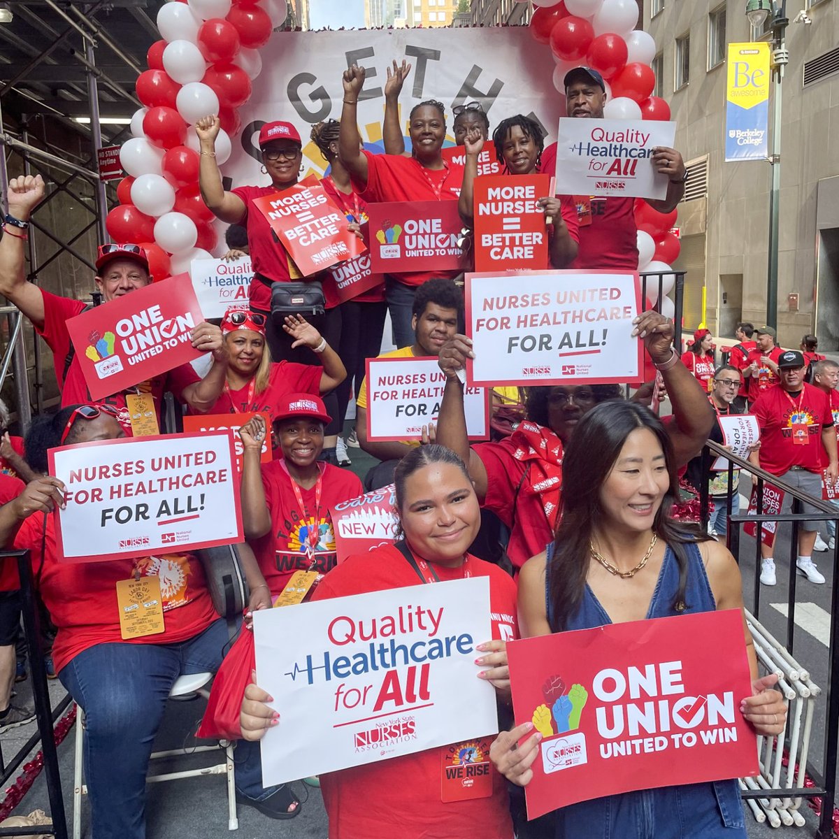 RNs kicked off the NYC Labor Day Parade on Saturday with ✨Grand Marshal✨ Nancy Hagans, RN and president of @nynurses and NNU! We are so proud to be in the fight for health care justice with her and all the mighty, mighty nurses of NYSNA! 💪