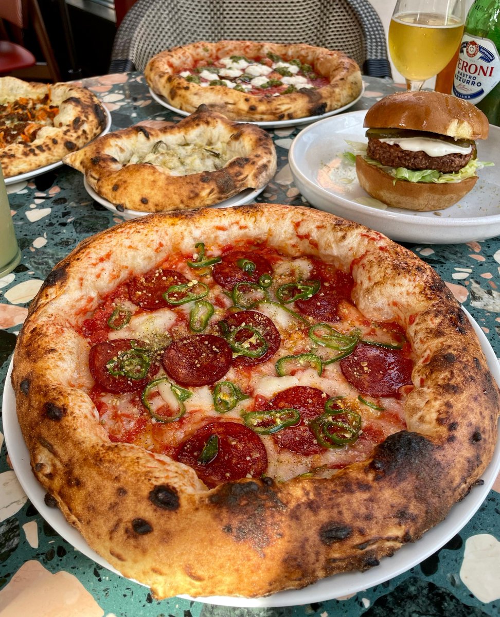 You made it through Monday, we think you should treat yourself 🍕🍔 #purezza #plantbased #veganpizza #veganuk #mondaymotivation #brightonvegans #brightonrestaurants #manchester #eatmcr #camdentown #camdenmarket