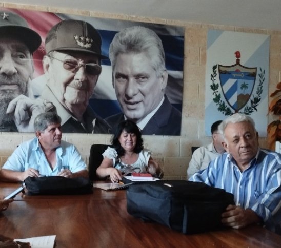 citmacuba's tweet photo. @citmacuba visita Empresa Municipal Agropecuaria Cubaquivir, dedicada a cultivos varios, ganadería y tabaco, como  principal renglón económico y se intercambia con consejo de dirección
@ElbaRosaPM @SANTANACITMA
@adianez_taboada @citmacuba
@ArmandoRguezB
@gobpinar
@cruz_dayamy https://t.co/zGOzU6WrJ5