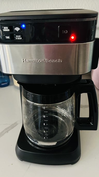 A lovely fan got me this coffee maker from my wishlist, so I gave my old one to a friend&hellip; this one stopped<a href="/tag/boycottstarbucks"class="tags"><span>#boycottstarbucks</span></a><a href="/tag/redcupday"class="tags"><span>#redcupday</span></a>