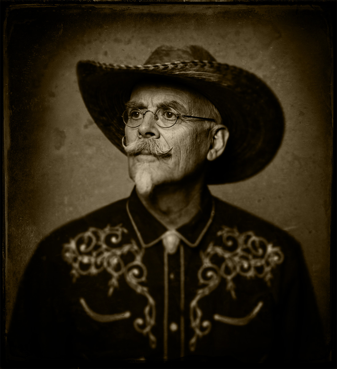 Come to Russell Brown’s Pre-Conference class at Adobe Max on Oct 8th and you'll learn how to give your photos that old timey Tin type look. 
 
adobe.ly/44PlW5k

#adobemax #AdobeMax2023 #WildWildWest #russellprestonbrown