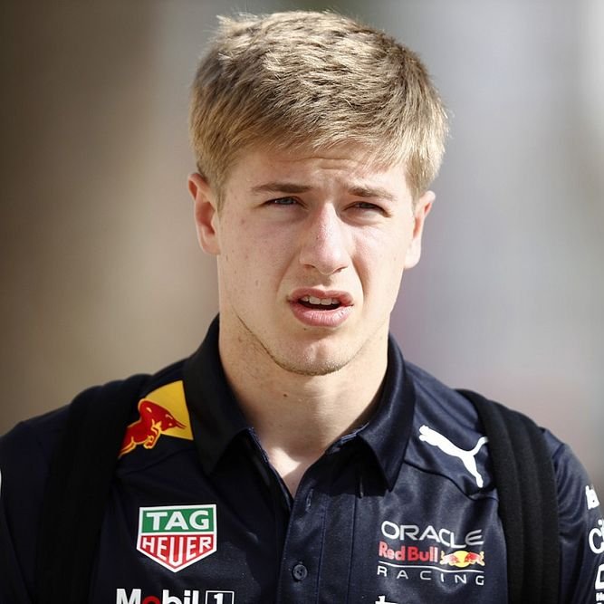 elpattx's tweet photo. @redbullracing debe aplicar la misma que hizo con #JuriVips a #HelmutMarko ¡SI o SI!. Se estan engañando asi mismos, estan engañanado a la F1 #WeRaceAsOne y estan engañando a sus fanáticos.
@F1 @redbullMEX @mexicogp https://t.co/dlI28dFCPr