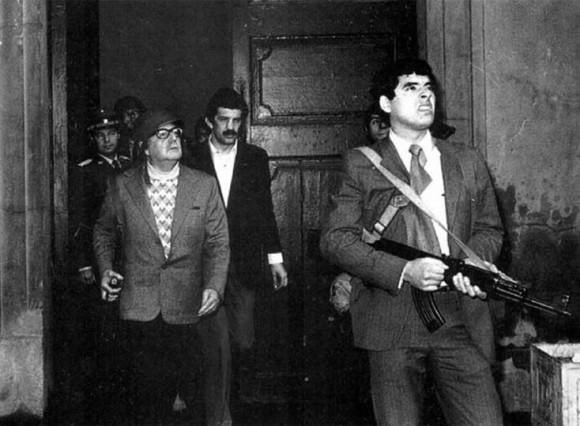 Heute vor 50 Jahren zeigte sich der #Westen von seiner ganz hässlichen Seite. Und putschte die gewählte Regierung #Chiles von Salvador #Allende aus dem Amt. #Venceremos #Unidad_popular
