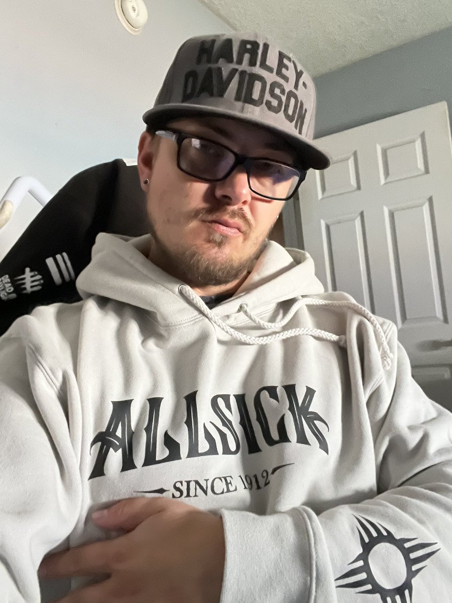 SirSpookx's tweet photo. Like the new hoodie? It’s #allsick and badder then fuak! #ifyouknowyouknow #NewMexico #lol #funny https://t.co/DBkWSzg4nq
