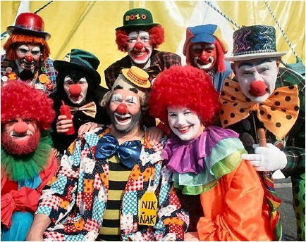 ClownsIntl's tweet photo. The origin of the word clown is uncertain. The first English record of "clowne" was in 1560, to mean "rustic". But though the etymology is unclear, the Commedia makes it clear those traits are inextricably tied to the history and role of the clown we know today! https://t.co/XqzMQZb7ZL