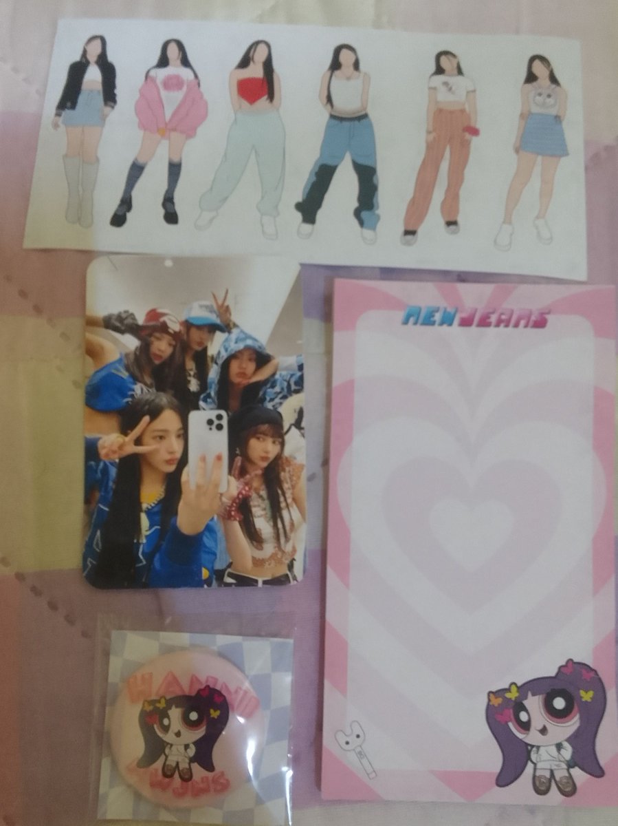 winterligadas's tweet image. Oi ! Hoje chegou meus mimos da @LojaAreaKpop  

Um kit  especial, lindo e feito com amor pra nós Tokkis 💖💖