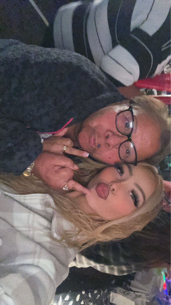 amazingpamelaa's tweet photo. Hello everyone, it hurts me even writing this out but I recently lost my grandmother and we are asking for help for her funeral arrangements. We weren’t prepared for this since it happened so fast. My grandma treated everyone like family and she loved very dearly. We want to give https://t.co/XR7wnxdpS8