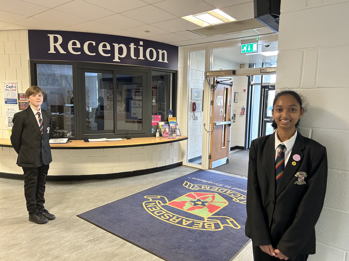 BearsdenAcademy's tweet photo. Always joyful to welcome our new families to β¦@BearsdenLibraryβ© β¦@BearsdenEnglishβ© #S1 #LiteracyEvent Thanks to Mrs Thomson and her #Team for taking the #lead & to #S2 #Superstars for supporting. #ReadingSchools #Literacy4Life https://t.co/hRsjkdDYle