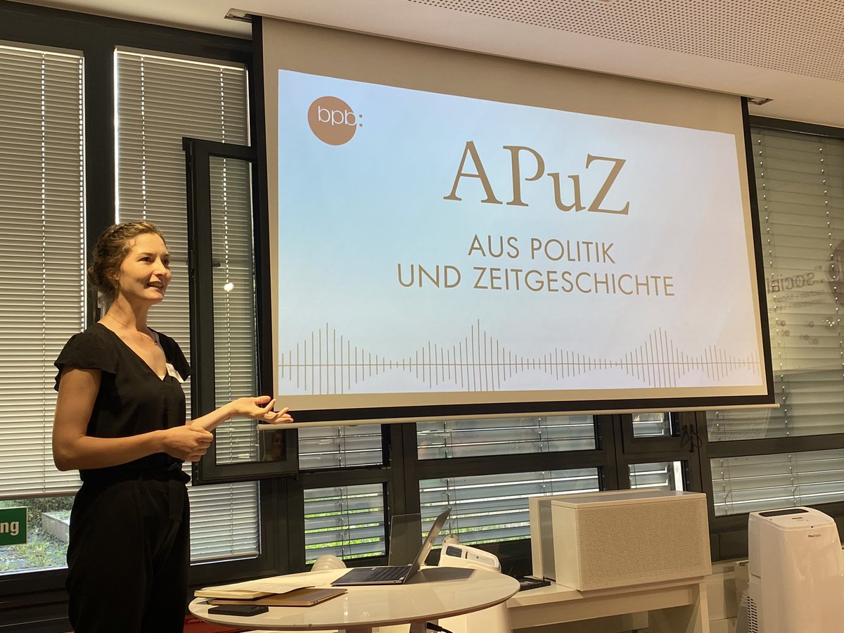 ISchoell's tweet photo. 70 Jahre jung und immer noch spannend #APuZ @bpb und jetzt auch als #Podcast https://t.co/o8O0AhsXIk