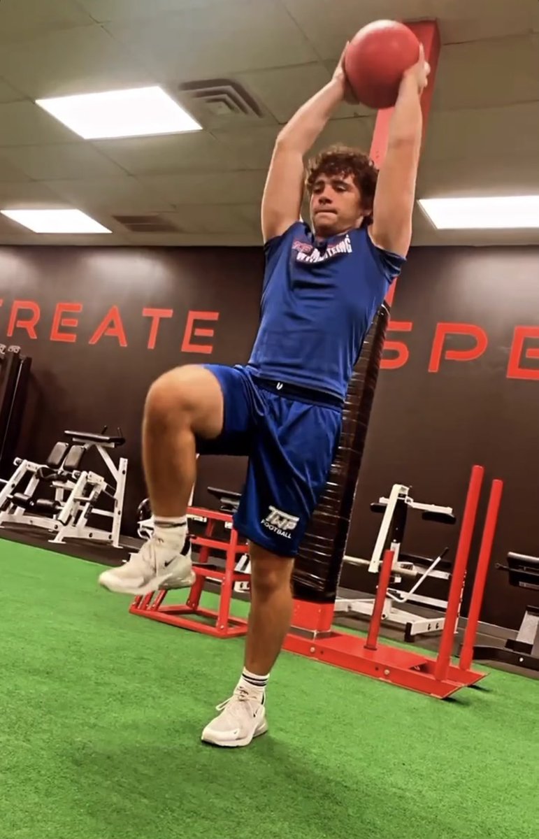 hybridperf_'s tweet photo. “In this life, we get what we earn… No shortcuts.” #CreateASpecimen ⚙️ https://t.co/D5ZPDxEYkP