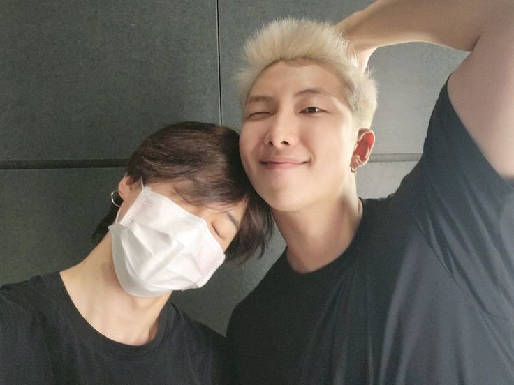 happy birthday namjoon!! <3
#HappyBirthdayNamjoon
#HappyBirthdayRM
#HappyNamjoonDay