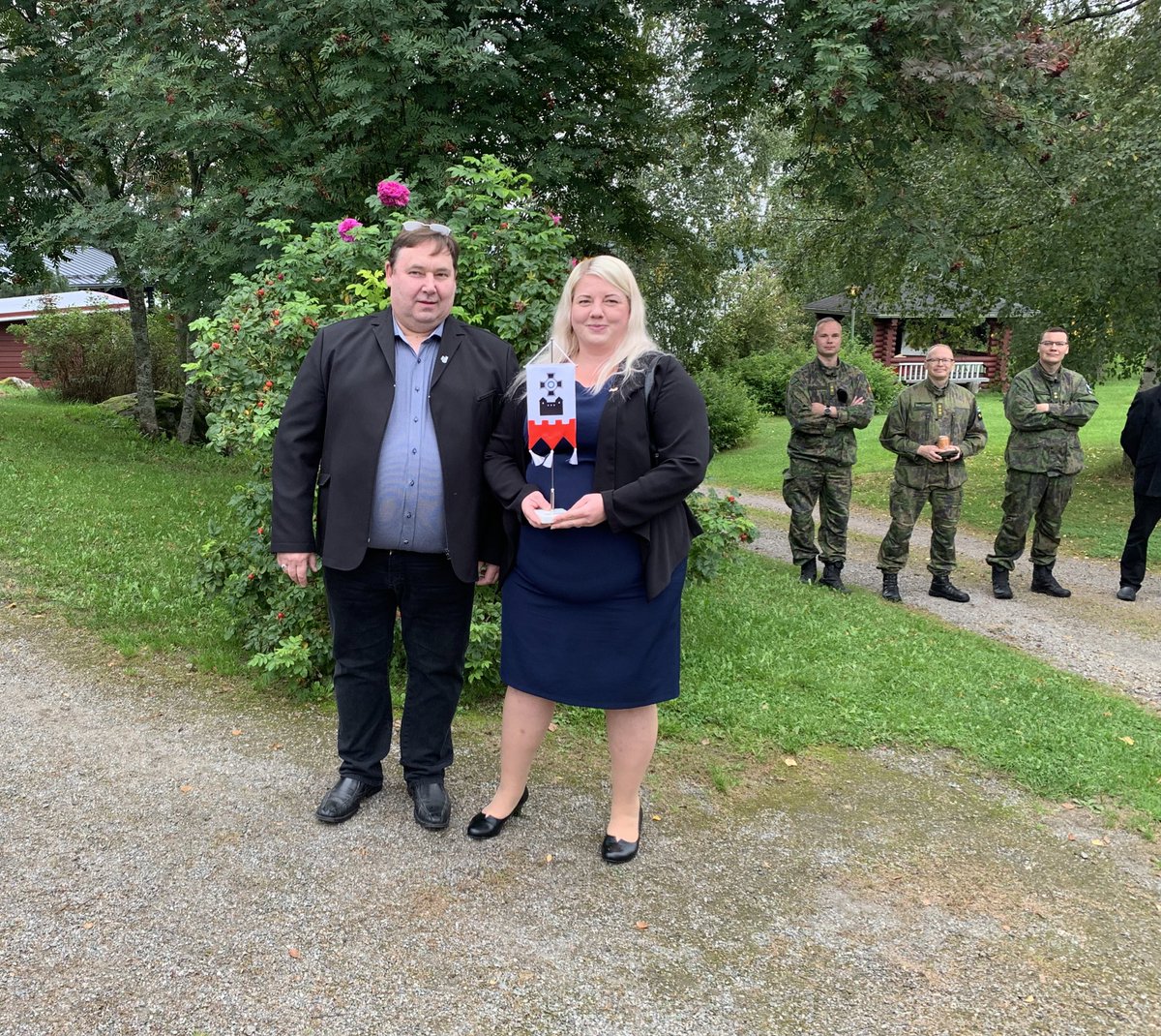 AnttiPeltola_'s tweet photo. Akaassa vietettiin Komentajien iltaa. Yrityksistä vierailukohteena oli #ToijalaWorks . Akaan Viialan Palokärjessä monipuolinen ohjelma päätettiin saunomiseen. Kiitos Etelä-Hämeen Reserviläispiiri ja @PanssariPR #Akaa #Pirkanmaa https://t.co/uAmdmc3RBR