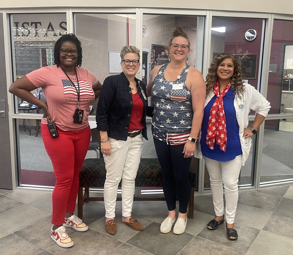 ❤️🤍💙 Red, white, &amp; blue for #PatriotDay 🇺🇸<a href="/VistasHSProgram/">Vistas HS Program</a>!!!
