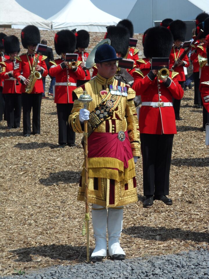 WaterlooA's tweet image. .. and more!  'Living history' re-enactors and present-day Guardsmen at the reopening of the restored #Hougoumont farm buildings, June 2015. Pics by @ColonelAndy 
#Waterloo200 #ColdstreamGuards