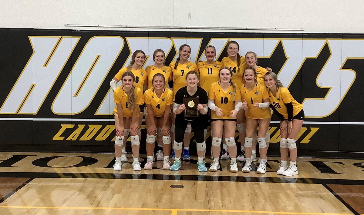Our #CadottHORNETS Volleyball team has been nominated for the OnFocus Team of the Week! 🙌

Cast your votes via the link below! Polls are open until this Wednesday at 5:00pm. Your support makes all the difference! 🏐🗳💛

onfocus.news/onfocus-team-o…