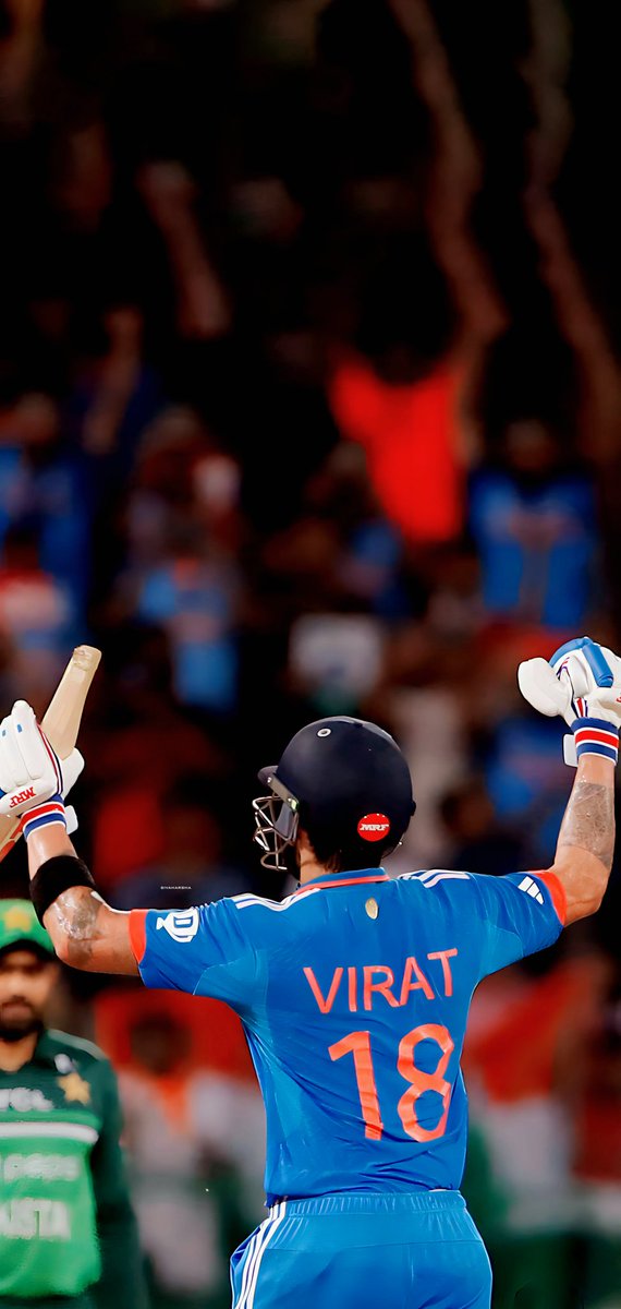 Greenindia47's tweet photo. #INDvPAK

India 🇮🇳 Won the match. 
Virat 👑
Rahul 
Rohit 
Gill 

Kuldeep 2.0 is scary as hell 🔥

Keep going team india 🇮🇳
#ViratKohli https://t.co/VolTuSXNHE