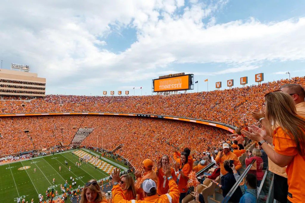 Extremely blessed and grateful to receive an offer from THE UNIVERSITY OF TENNESSEE!! @Vol_Football @Shawn_Bryson_24 @CoachJeanSG @RivalsFriedman @KevinP_71 @coachadamrice @avlschoolsports @coachwaddell4 @TennysonRucker @ChadSimmons_ @samspiegs