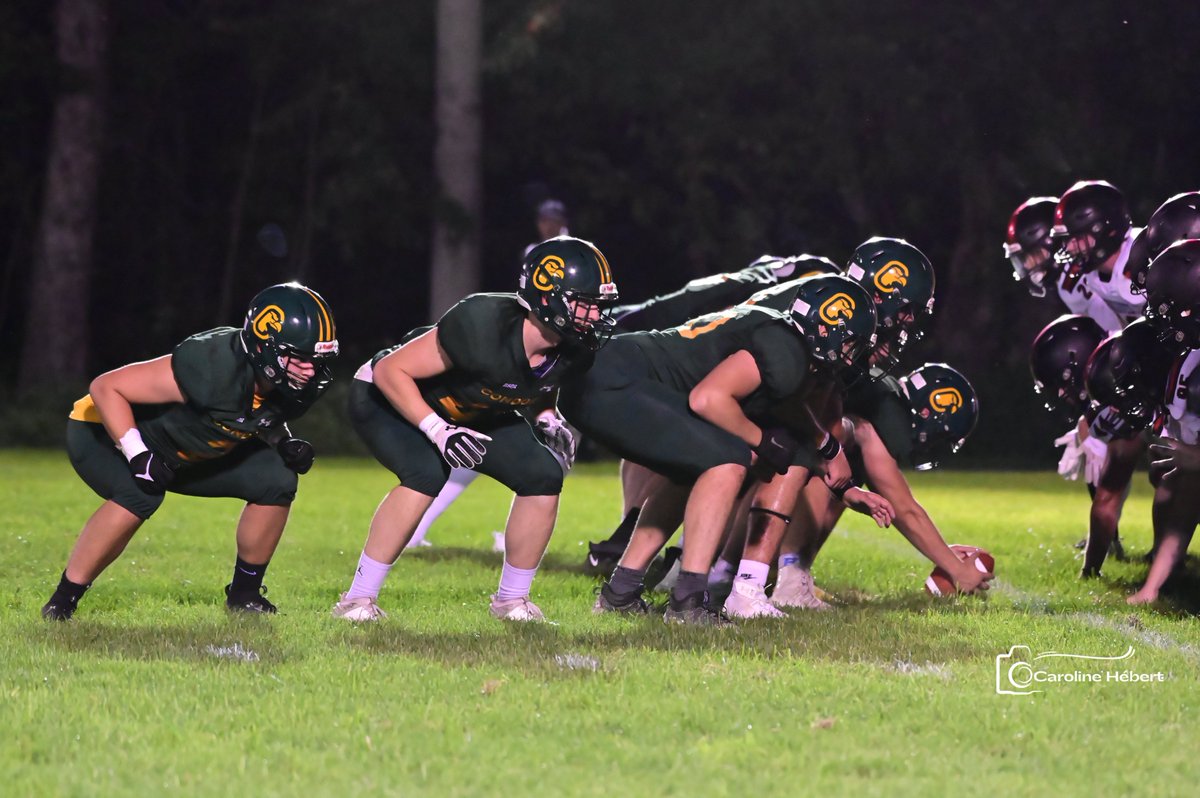 cegepba's tweet photo. CONDORS FOOTBALL VAINCUS PAR LES DIABLOS //
Les @CondorsFB_CBA recevaient Trois-Rivières lors de leur 2e match de saison à domicile.
Malgré un score final de 28-16 en faveur des visiteurs, les Beaucerons ont lutté vaillamment.
Communiqué : https://t.co/kQlVSSrcta
#GoCondorsGo https://t.co/sA1W85RVAL