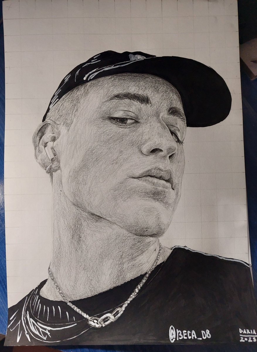 Becaad8's tweet photo. primer retrato así serio del señor al que rezo todos los días @miguelfersou JAJAJAJJSK https://t.co/1o8nZPmMgD