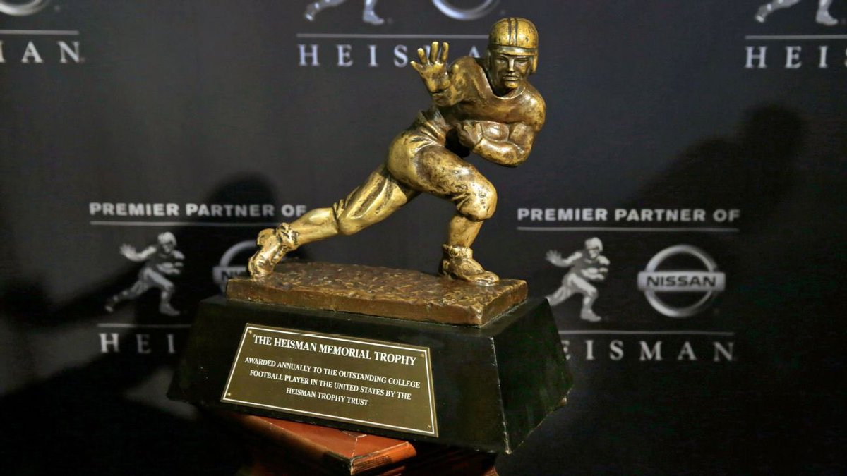 lisatram13's tweet photo. @AstrosAtoZ Heisman pose - Tucker style! https://t.co/8m7vCF4eXJ