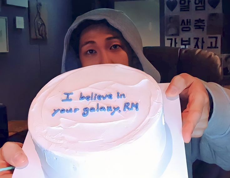 rmnewsdata's tweet photo. [#HappyBirthdayRM]
RM, you've taught us the value of self-acceptance and the beauty of embracing one's flaws and imperfections. Your openness about your own struggles has helped so many of us feel less alone in our own battles. Your music has been a source of solace, a + https://t.co/dNVR5K7CJy