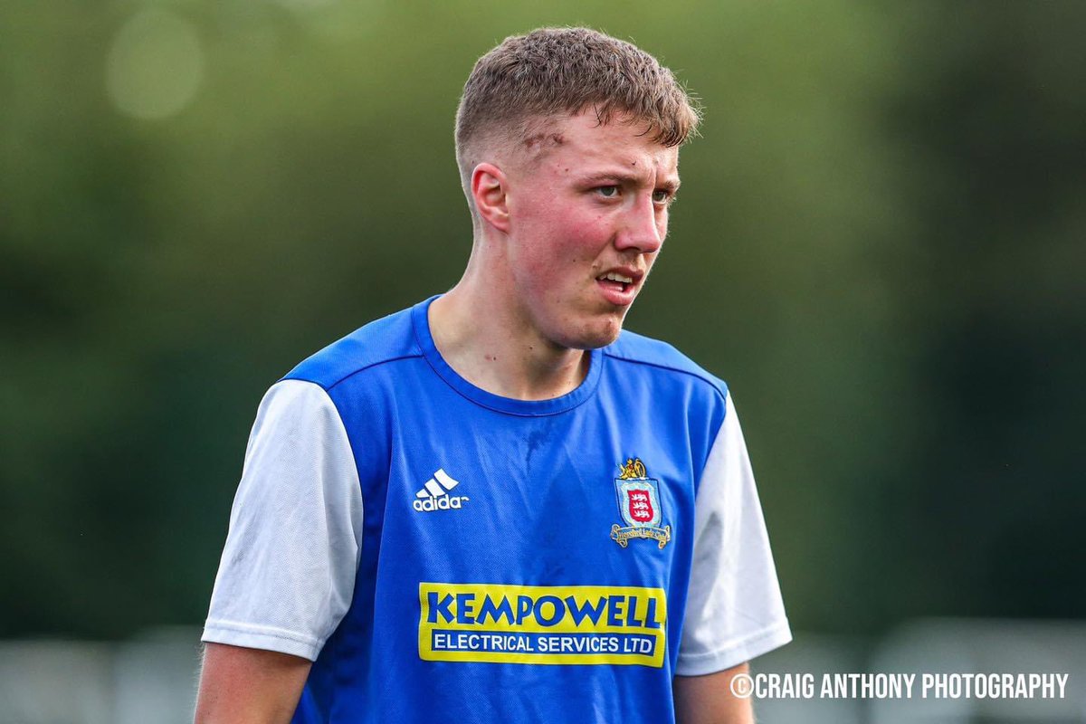HfdLadsClubFc's tweet photo. BACK IN BLUE 👏 | It’s been great to see Mason Godsall back in blue.

We can play that song again! It was loud in a local pub on Saturday! 👀

And I like it, I like it, I like it, I like it, I li-li-like it, li-li-li, Here we go, Mason and Cameron Godsall! 

#WeAreLadsClub 🔵⚪️ https://t.co/v97ZOUe1AM