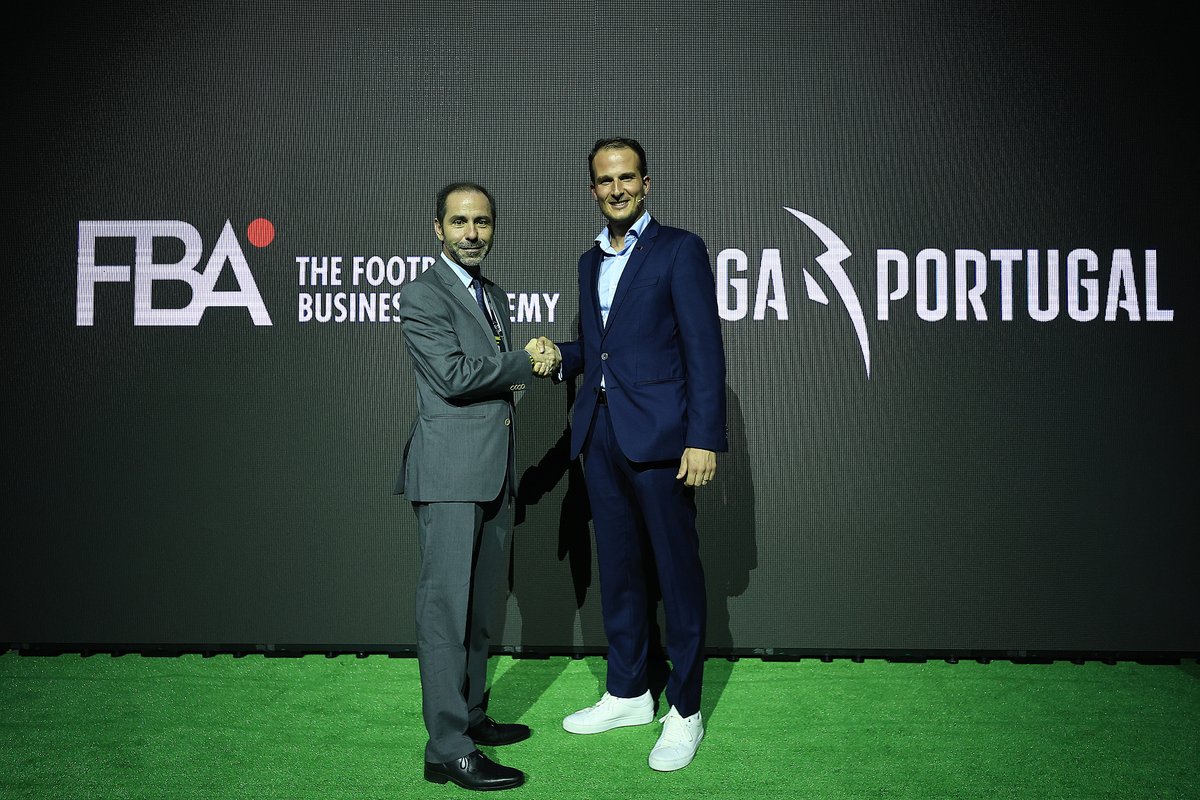 The FBA 🤝 @ligaportugal A few days ago, the outstanding #ThinkingFootballSummit acted as perfect stage to seal our educational partnership with #LigaPortugal. Full news 🔗 bit.ly/487E8Kq #LetsBuildTheFutureOfFootballTogether #FootballBusiness #PorMais #TheFBA