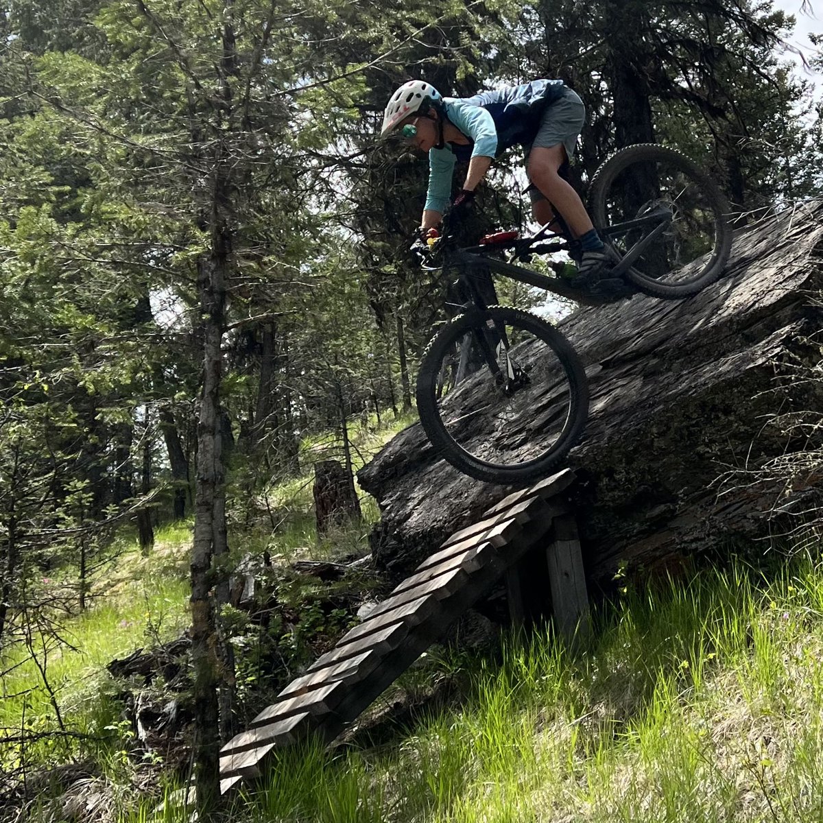 bike_flow's tweet photo. Another post to say thank you to our amazing staff helping us this season. Next up is Sam Griffiths. Sam has been helping with the Strong Beginner Guided Ride Clubs this season. She is based in Canmore, Alberta!

https://t.co/oV7dTJ0IaJ 

#canmore #bowvalley #alberta #yycbike https://t.co/ejUrSEDezM