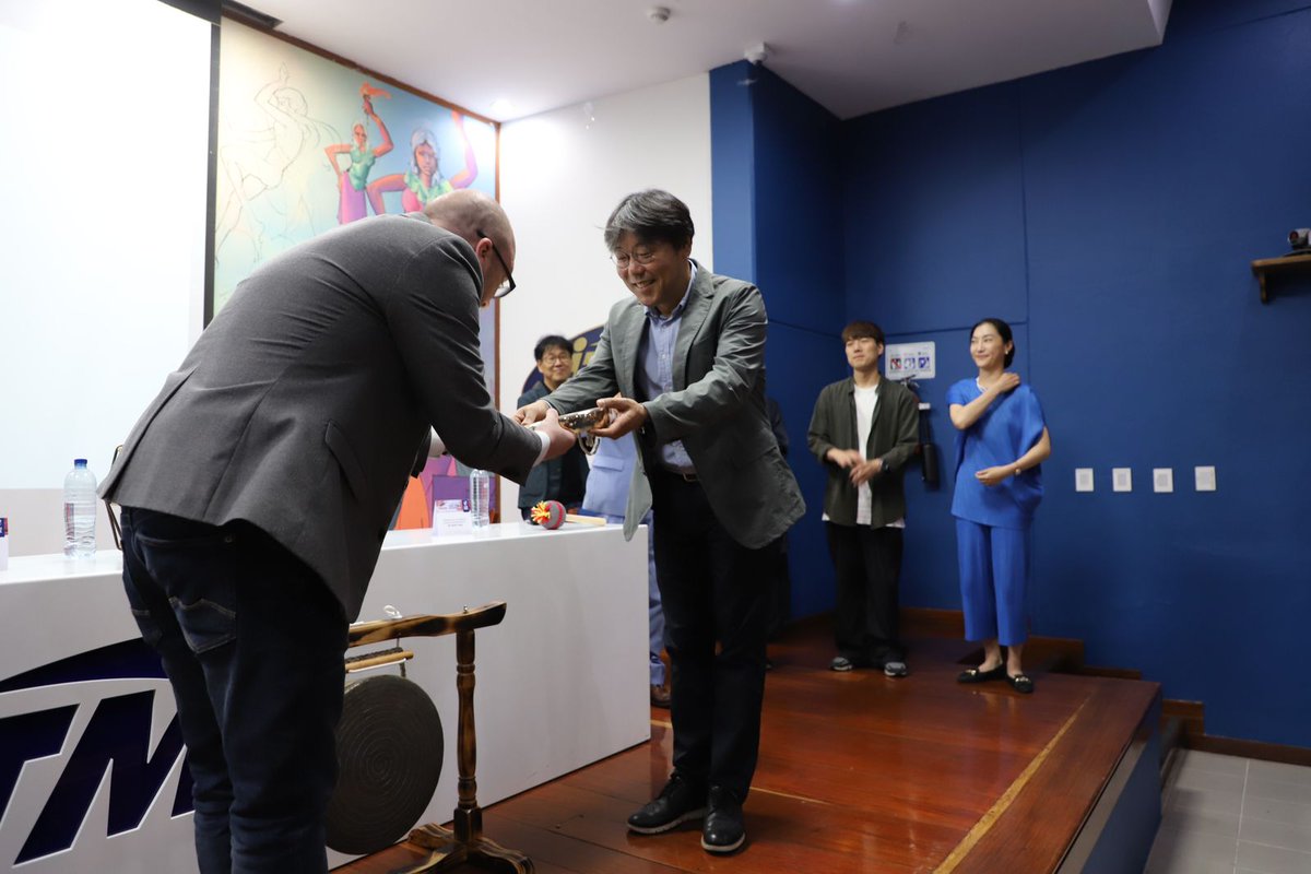 Hoy damos la bienvenida a la delegación de Corea 🇰🇷, que nos acompañará durante la semana de Ciudad Global Vive Corea 2023 - Industrias Creativas. Este encuentro contó con la presencia de nuestro rector <a href="/Alejo_VillaG/">Alejandro Villa Gómez</a>, docentes y directivos del ITM.