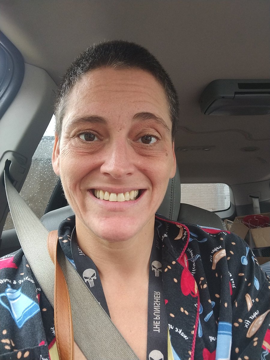 RabekaJo's tweet photo. Homeless living in my car is great...not https://t.co/2db0MzHQys