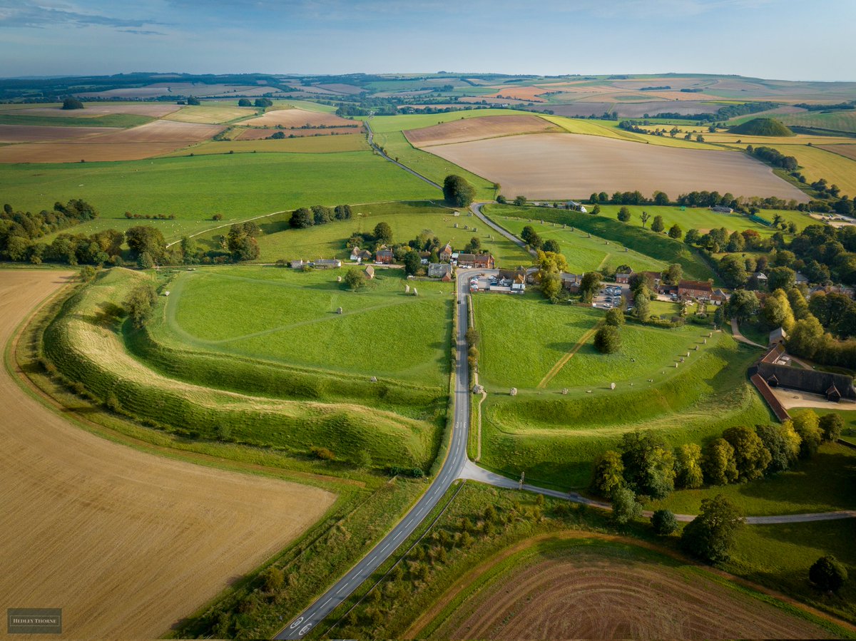 #Avebury with Silbury, Martinsell and Milk Hills behind; an amazing finale to the summer walk series as part of our Wessex Airscapes exhibition, which runs at The Wiltshire Museum in Devizes until 15th October. @Glyndle @Anna_Dillon @WiltshireMuseum @bravuogn @nationaltrust