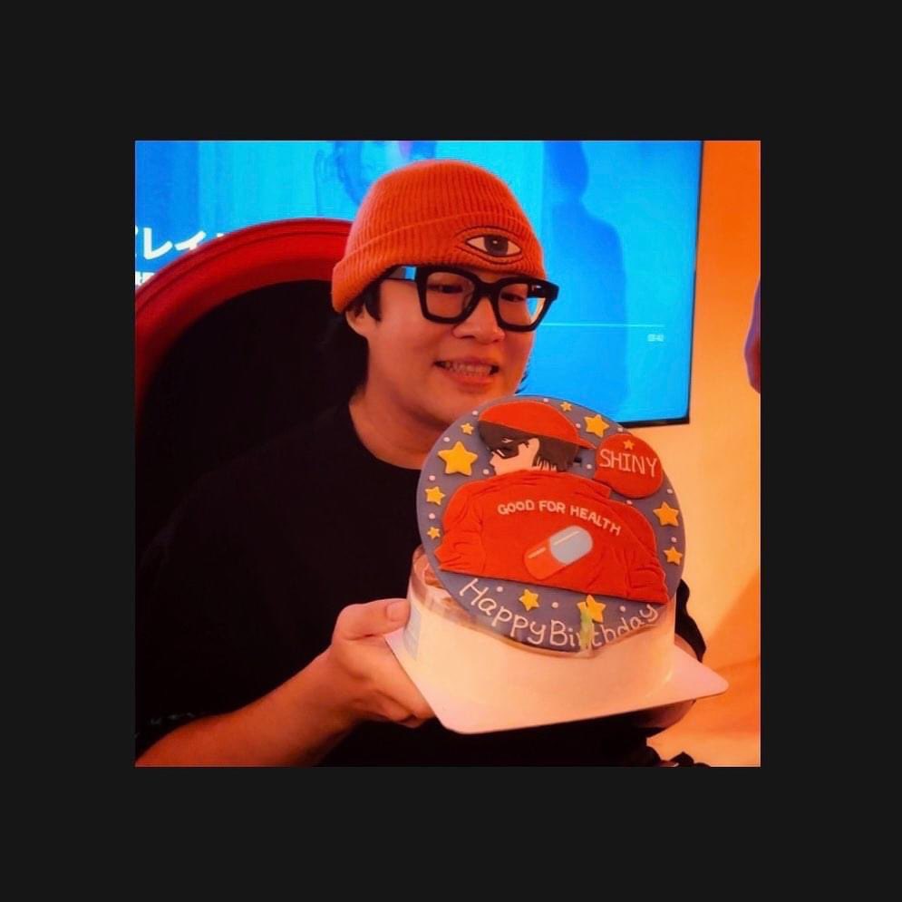 PapunBand's tweet photo. 今天壽星！！！🎂🎂🎂
怕胖團靈魂閃亮✨誕生日✨
全體祝賀生日快樂👏👏👏

主唱好！怕胖團會更好！
Everybody!!!!🍻🍻🍻

☆*:.｡. o(≧▽≦)o .｡.:*☆ https://t.co/lkwapC2jxK