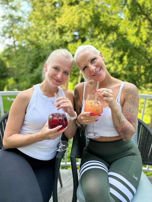 🍹🥂 Wenn du genauso verr&uuml;ckt nach Cocktails bist wie @TARAFUN_LE und ich, dann retweete diesen Beitrag<a href="/tag/prost"class="tags"><span>#prost</span></a><a href="/tag/cocktailliebe"class="tags"><span>#cocktailliebe</span></a>