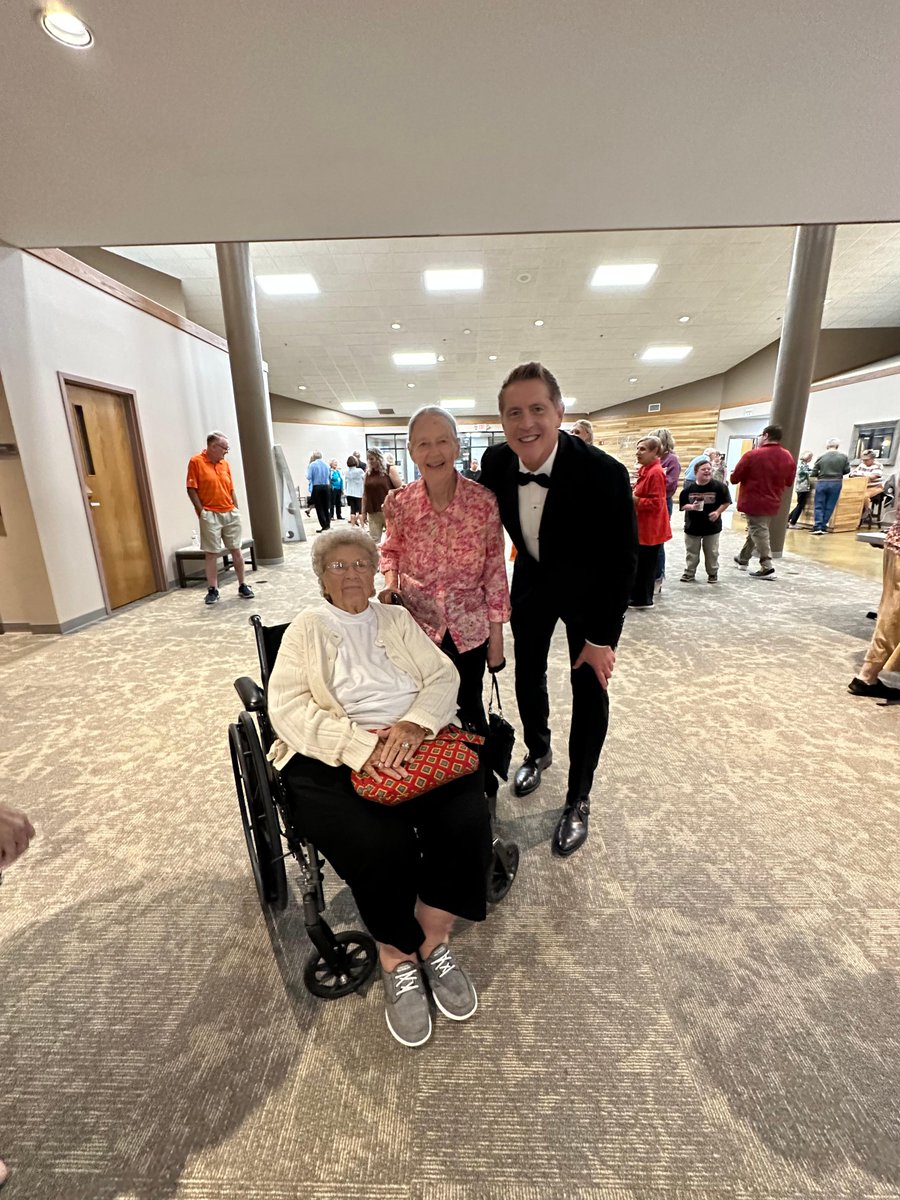 SpringhurstHC's tweet image. The Villa family enjoyed listening to Ernie Haase and the Signature Sound Quartet!     
      What a memorable evening! 
#VillaLifeIsBeautiful