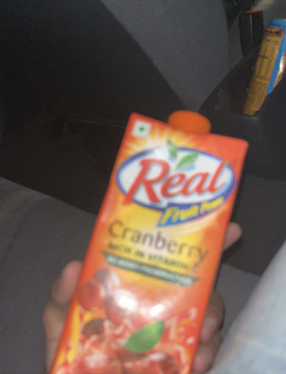 luv_bhola's tweet photo. Cranberry juice piike aisa kyu lgta h, bnna to ye daru chahta tha but baap ke pressure se juice bn gya https://t.co/pFrakj24fx