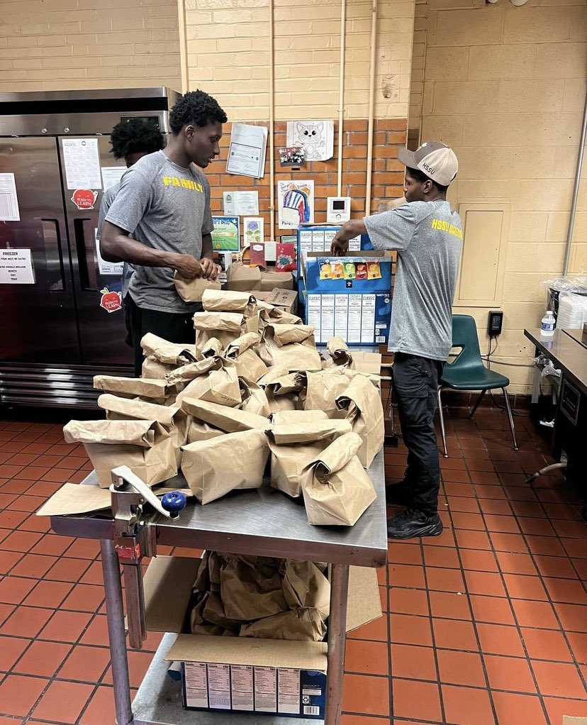 Kenny Nguyen (@coachk_nguyen) on Twitter photo Excited for <a href="/heyitsTvic/">Tyler Victor 🦦</a> as he had a great fall transition to <a href="/HarrisStowe/">Harris-Stowe Univ</a> !
The @HssuMbb men’s program volunteering their time at Bryan Hill Elementary for a community service event.
<a href="/QCMBB/">Quincy College Basketball</a> ➡️ HBCU <a href="/NAIA/">NAIA</a> Excited for <a href="/heyitsTvic/">Tyler Victor 🦦</a> as he had a great fall transition to <a href="/HarrisStowe/">Harris-Stowe Univ</a> !
The @HssuMbb men’s program volunteering their time at Bryan Hill Elementary for a community service event.
<a href="/QCMBB/">Quincy College Basketball</a> ➡️ HBCU <a href="/NAIA/">NAIA</a>