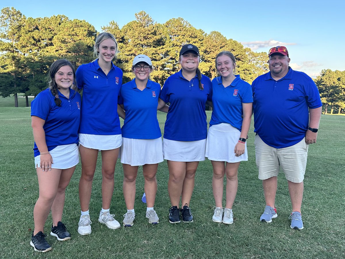 sydneyc_golf25's tweet photo. Conference match today! I shot an 89(Front 43 back 46), my best 18 hole score yet! Next match at the Valley on Wednesday. #SAallday https://t.co/R2AS0lF5pQ