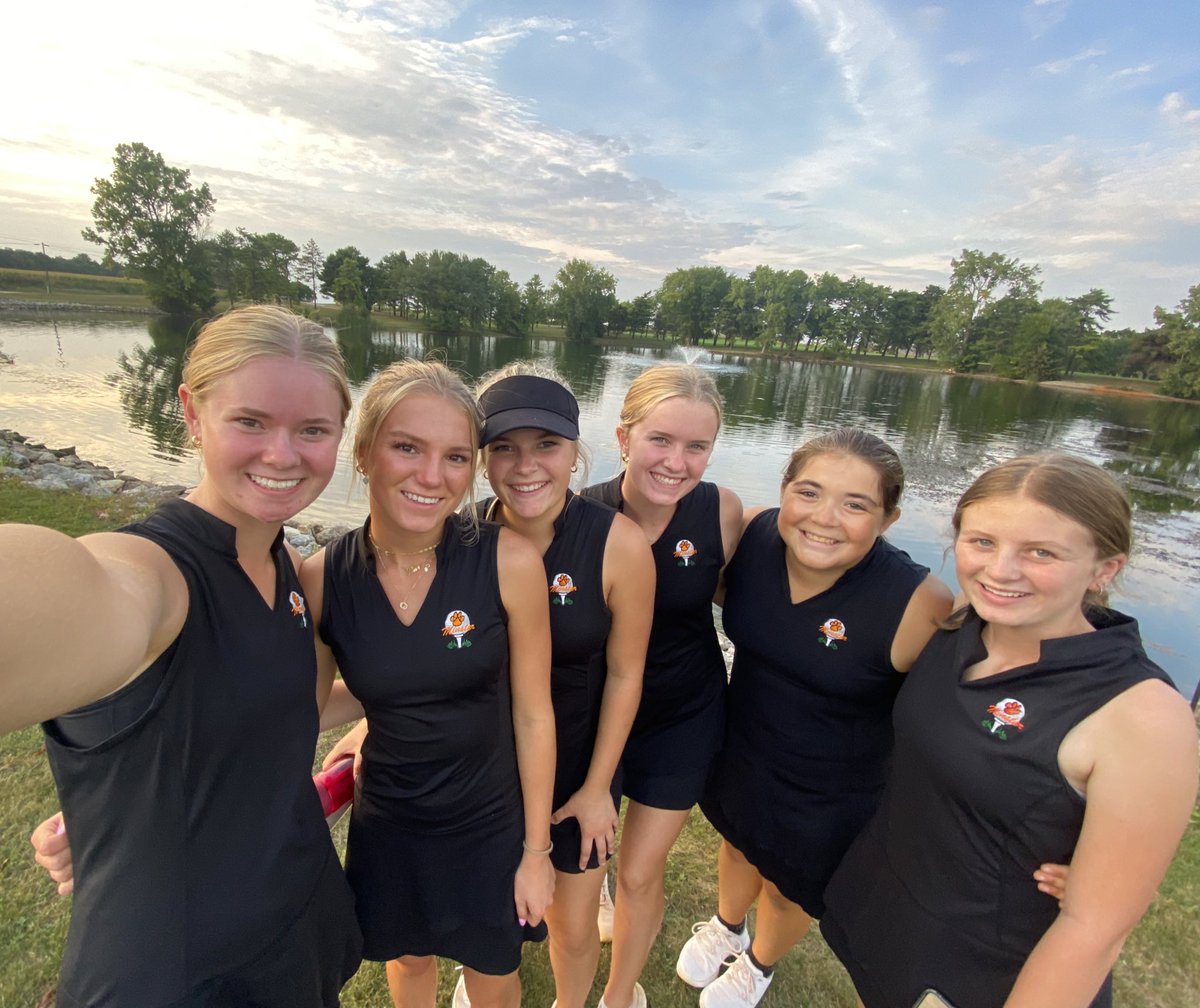 GolfMinster's tweet photo. The Lady Wildcats won their match against New Bremen tonight 182-231!!

Ashlyn H - 39 (Medalist)
Lauren H - 43
Ashley M - 46
Kendyl B - 54
Mica C - 54

They’ll play again tomorrow at Northmor against St. Mary’s!! https://t.co/FptB6dfADW
